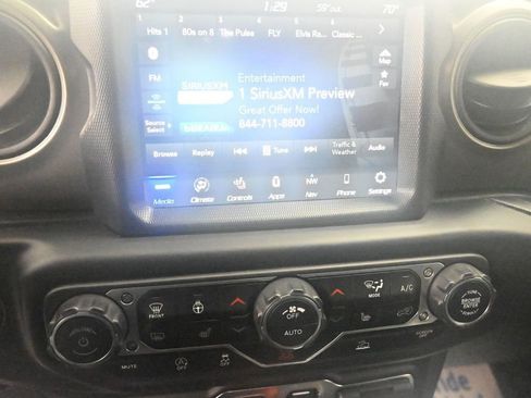 Used 2023 Jeep Wrangler Sport S image 32