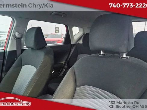Used 2022 Kia Soul LX image 21