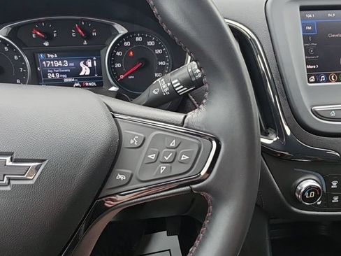 Used 2022 Chevrolet Equinox RS FWD image 23