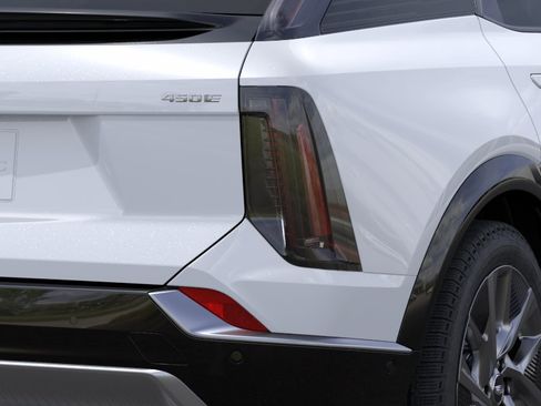 New 2026 Cadillac Optiq Luxury 2 RWD image 11