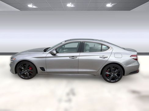 Used 2022 Genesis G70 3.3T image 2