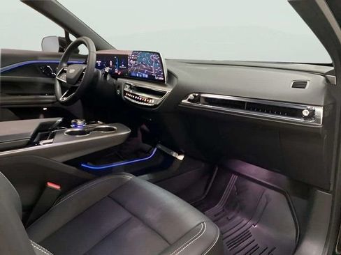 Used 2025 Cadillac Lyriq Luxury RWD image 24
