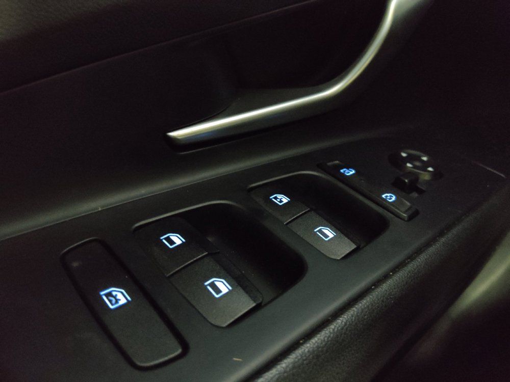 Used 2025 Hyundai Elantra SEL FWD image 27