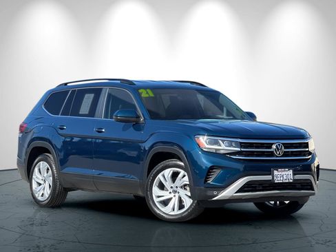 Used 2021 Volkswagen Atlas SE image 2
