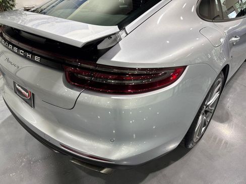 Used 2018 Porsche Panamera RWD image 47
