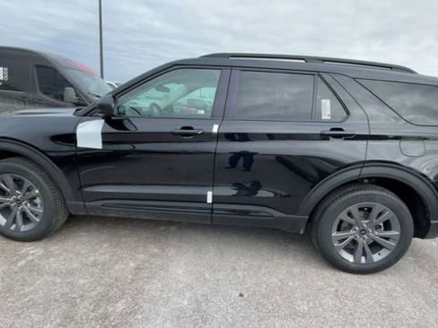 New 2026 Ford Explorer Active w/ Active Comfort Package image 5