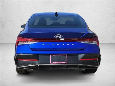 Used 2025 Hyundai Elantra SEL image 6