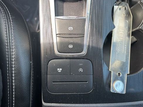 Used 2022 Ford Escape SEL image 21