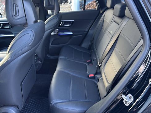 Used 2025 Mercedes-Benz GLC 300 4MATIC image 6