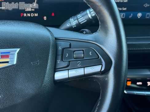 Used 2025 Cadillac XT4 Premium Luxury image 16