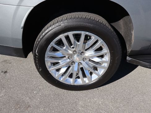 Certified 2024 Chevrolet Suburban LT w/ LT Signature Package image 43