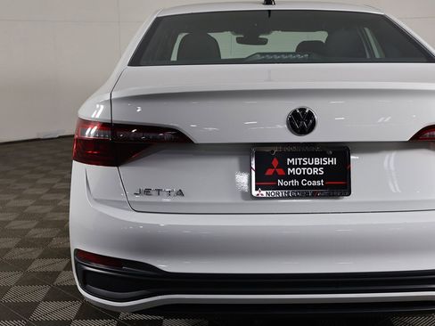 Used 2024 Volkswagen Jetta Sport image 13