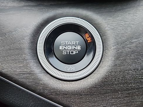 New 2025 Jeep Grand Cherokee L Limited w/ Black Appearance Package image 35