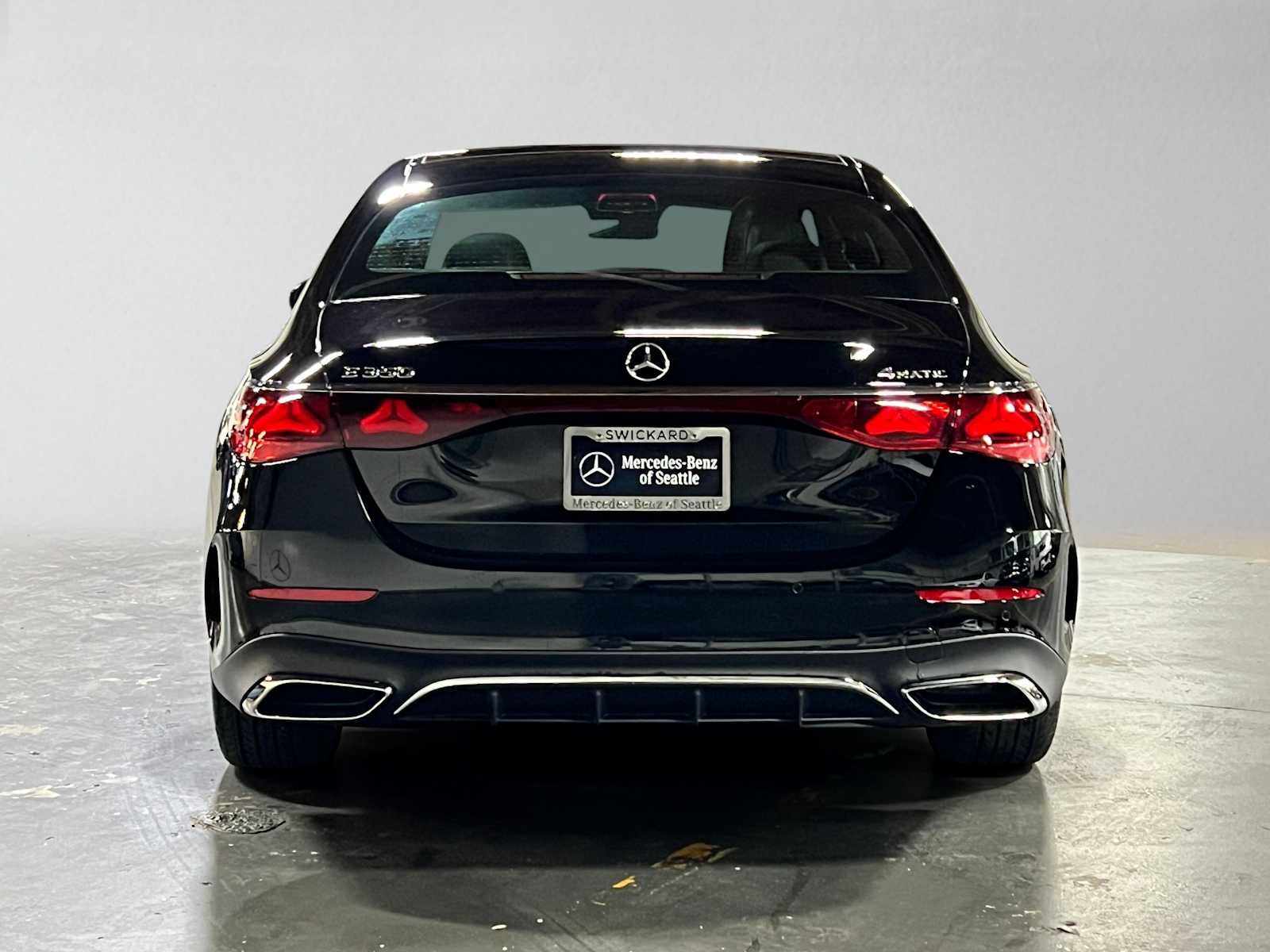 Used 2026 Mercedes-Benz E 350 4MATIC Sedan image 4