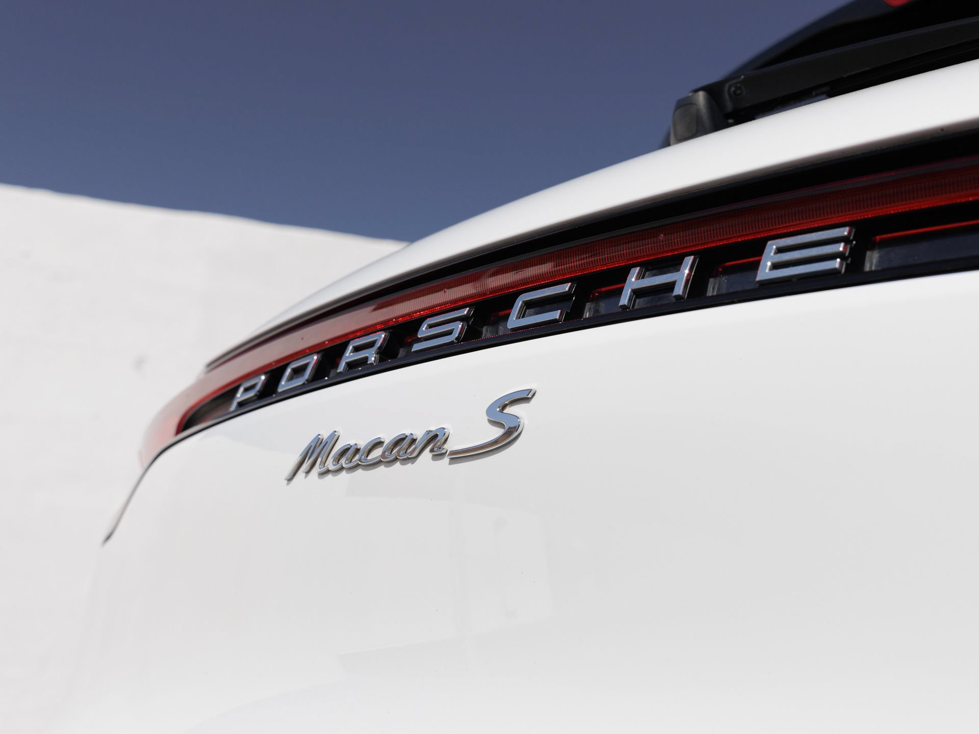Certified 2021 Porsche Macan S AWD/4WD image 12