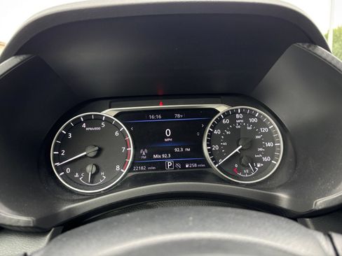 Used 2025 Nissan Sentra SV FWD image 38