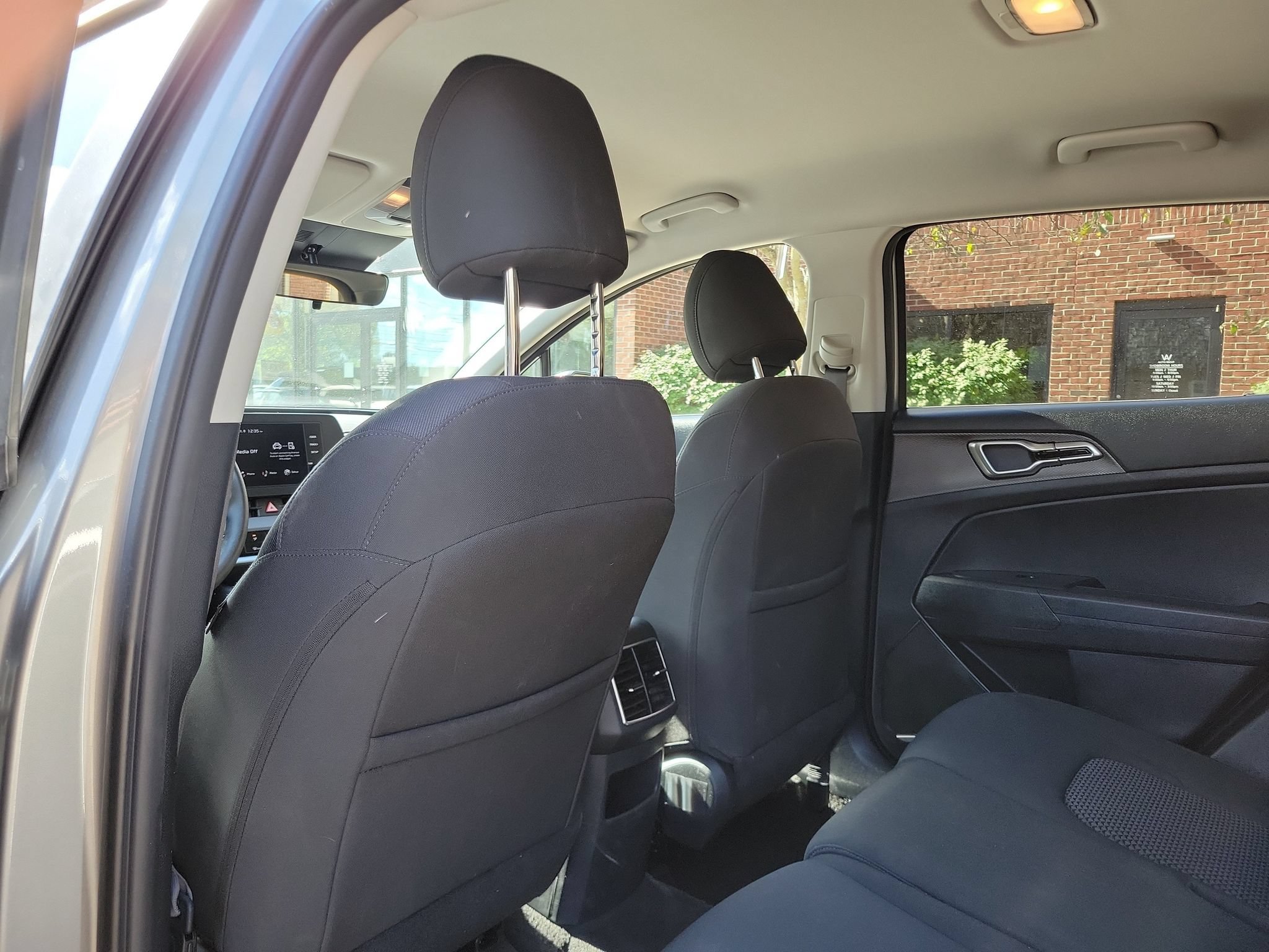 Used 2025 Kia Sportage LX FWD image 21