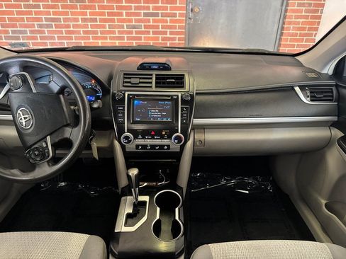 Used 2013 Toyota Camry LE FWD image 18