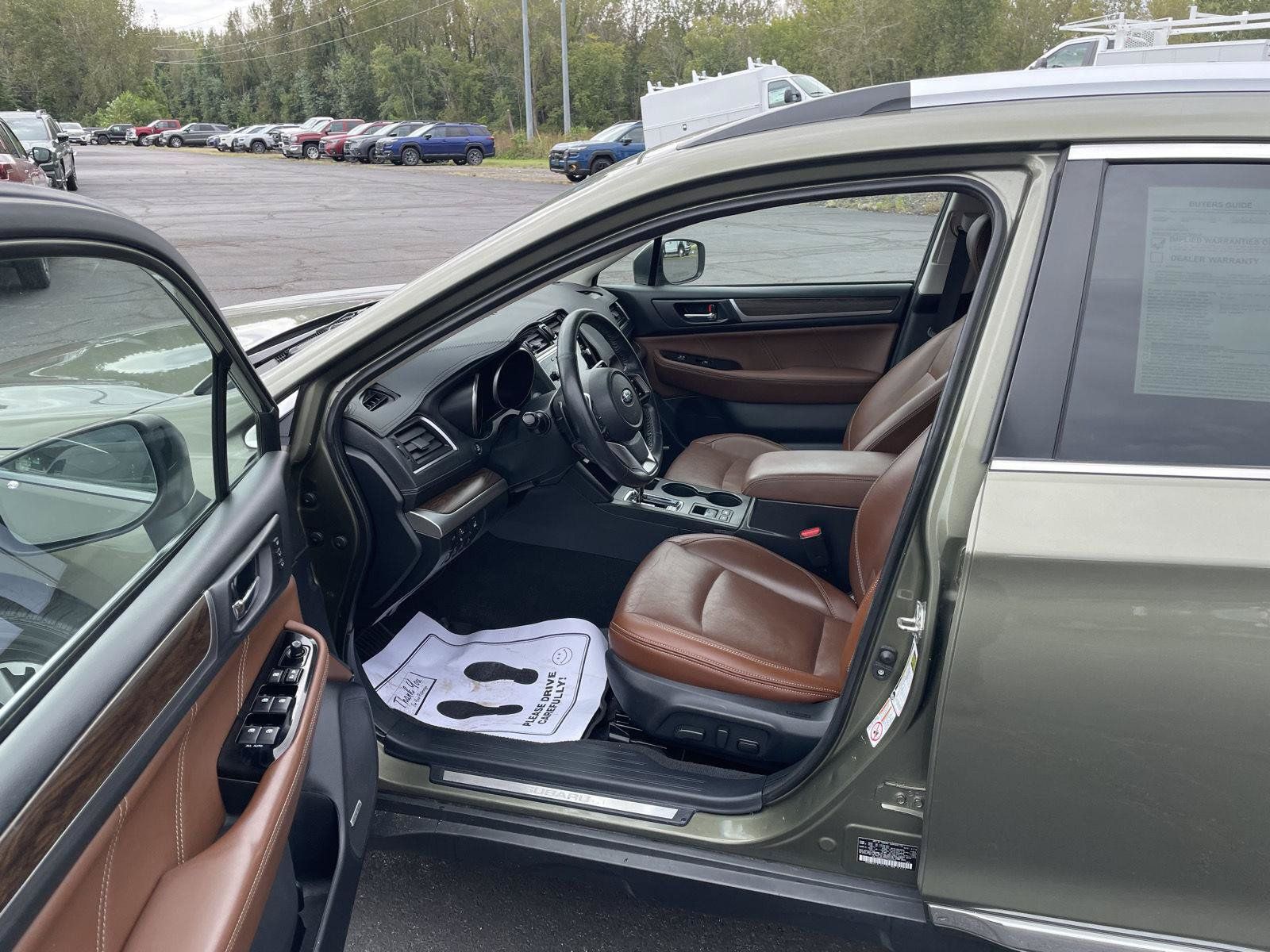 Used 2019 Subaru Outback 2.5i Touring w/ Popular Package #3A AWD/4WD image 10