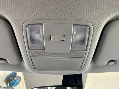 Used 2025 Kia Soul LX w/ LX Technology Package FWD image 15