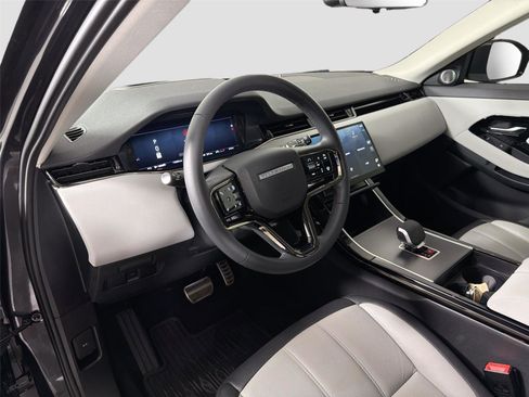 Certified 2025 Land Rover Range Rover Evoque Dynamic SE AWD/4WD image 9