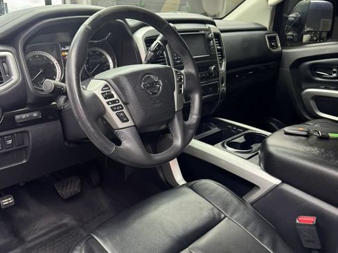Used 2017 Nissan Titan SV RWD image 16