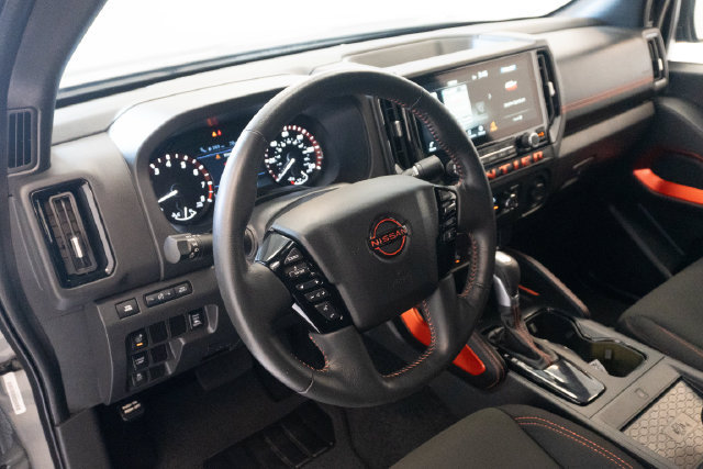 Used 2025 Nissan Frontier Pro-X w/ Pro Convenience Package RWD image 5