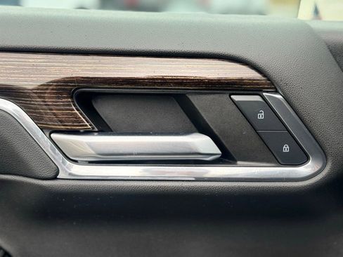 Used 2024 GMC Sierra 1500 Elevation image 23