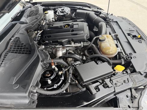 Used 2018 Ford Mustang Coupe w/ Equipment Group 101A RWD image 25
