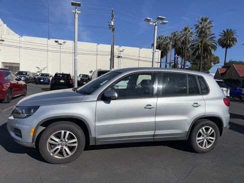 Used 2013 Volkswagen Tiguan S image 12