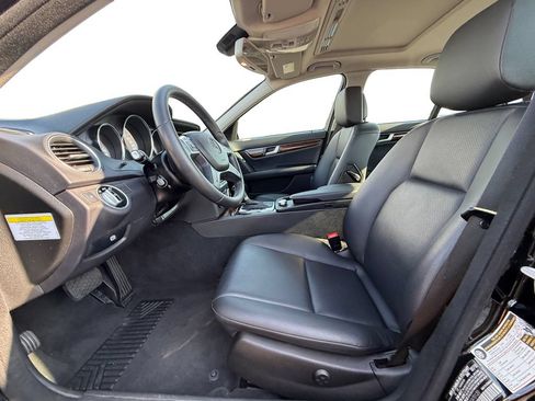 Used 2013 Mercedes-Benz C 300 4MATIC Sedan image 9