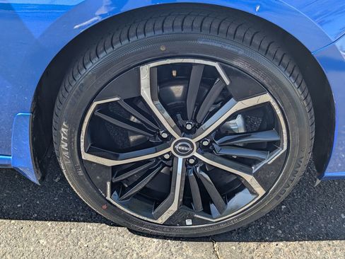 Certified 2025 Nissan Altima 2.5 SR FWD image 10