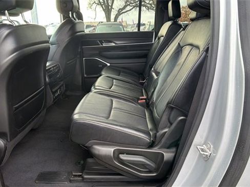 Used 2024 Jeep Wagoneer L Series II w/ Flexible Seating Group image 11