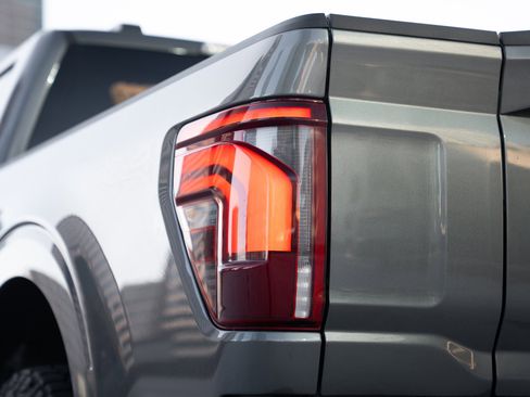 Used 2025 Ford F150 Lariat w/ Equipment Group 502A High image 10