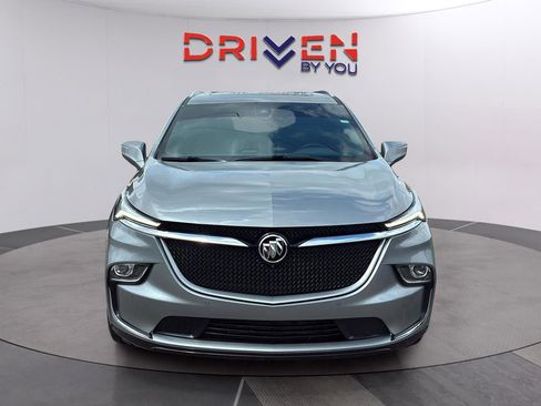 Used 2024 Buick Enclave Essence w/ Experience Buick Package FWD image 4