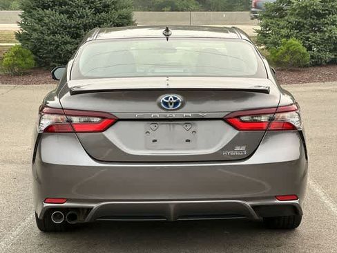 Used 2021 Toyota Camry SE FWD image 4