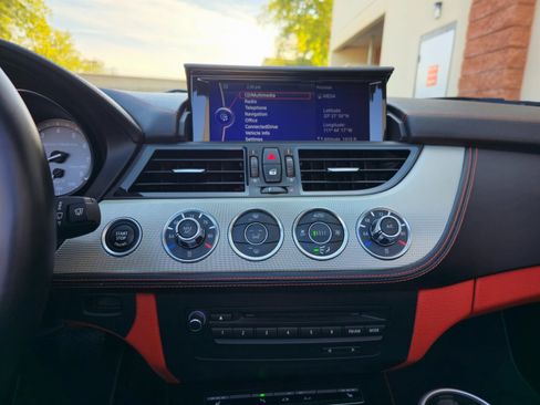 Used 2015 BMW Z4 sDrive35is image 22