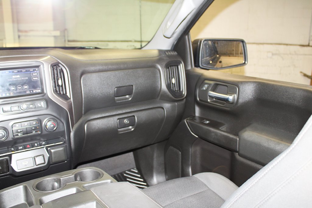 Used 2020 Chevrolet Silverado 1500 Custom w/ Custom Value Package AWD/4WD image 31