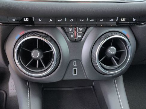 New 2026 Chevrolet Blazer LT w/ Midnight/Sport Edition FWD image 17