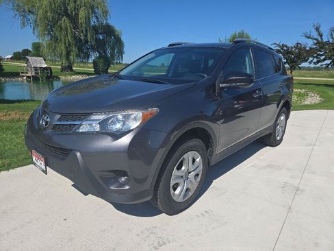 Used 2015 Toyota RAV4 LE AWD/4WD image 1