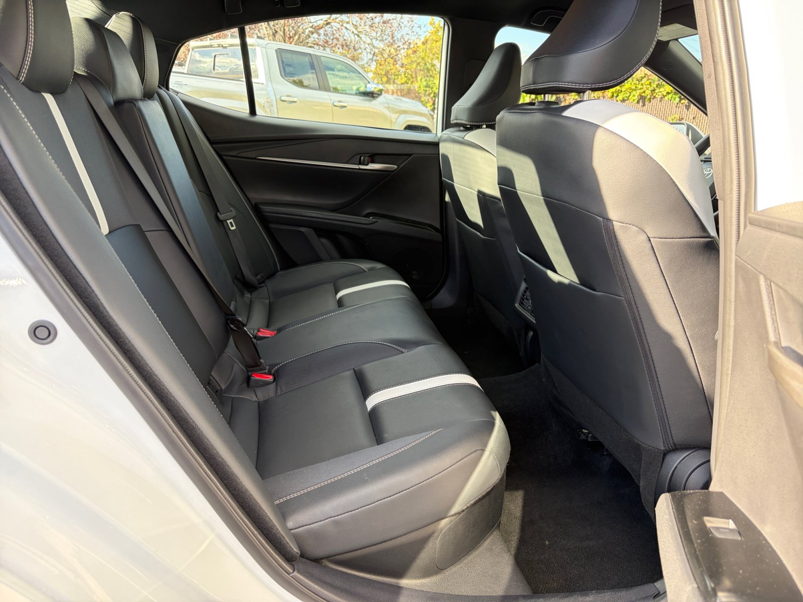 Used 2025 Toyota Camry SE FWD image 26