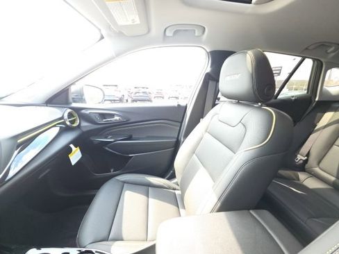 New 2026 Chevrolet Trax ACTIV w/ Sunroof Package image 24