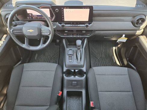 Used 2024 Chevrolet Colorado W/T RWD image 26