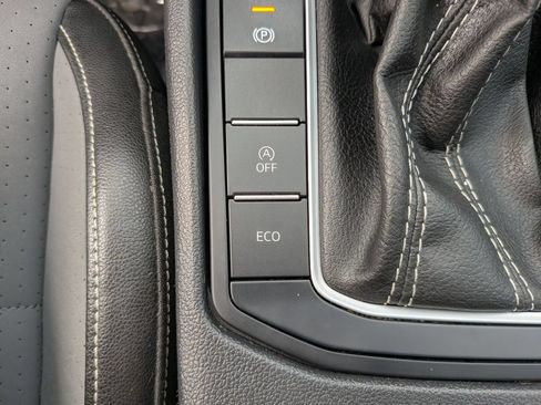 Used 2025 Volkswagen Jetta SE FWD image 26