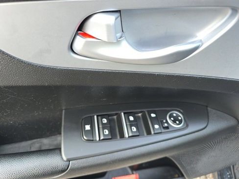 Used 2023 Kia Forte LXS w/ LXS Technology Package image 24