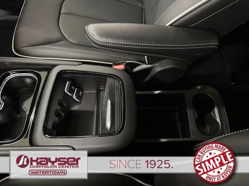 New 2026 Chrysler Pacifica Limited w/ S Appearance Package AWD/4WD image 34