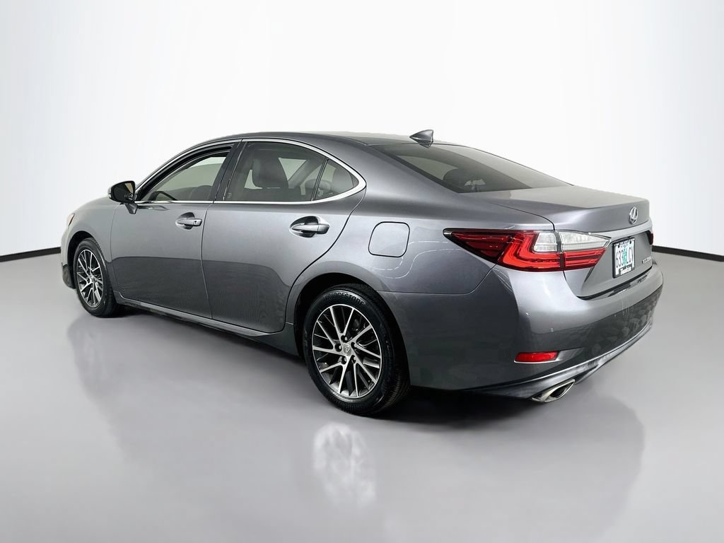Used 2016 Lexus ES 350 w/ Premium Package w/Wood Trim FWD image 6