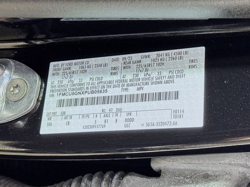 Used 2023 Ford Escape Active w/ Tech Pack #1 AWD/4WD image 30