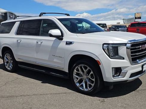Used 2021 GMC Yukon XL SLT w/ SLT Premium Package AWD/4WD image 2