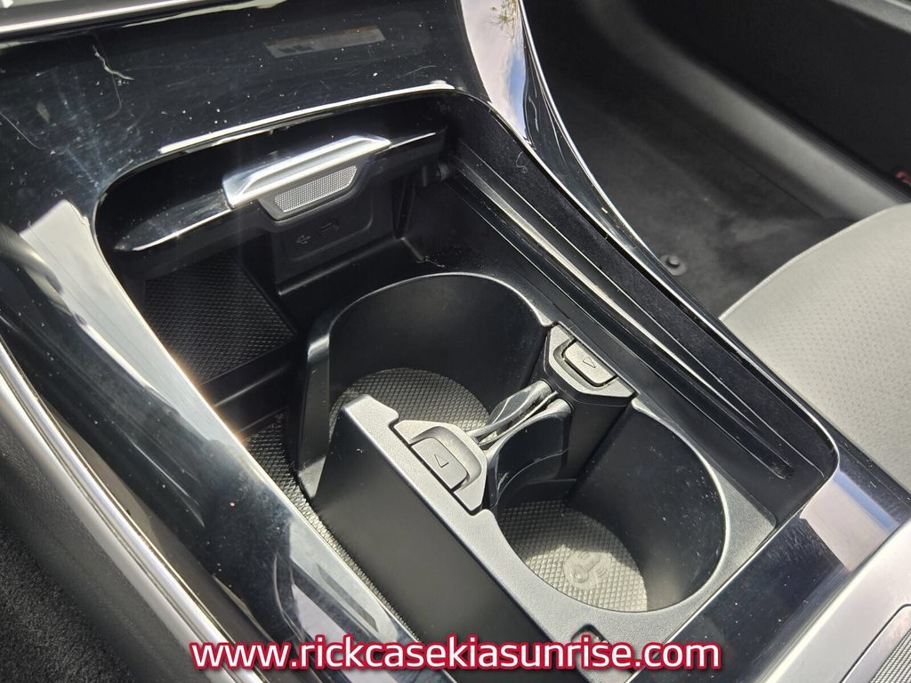 Used 2022 Mercedes-Benz C 300 Sedan image 23